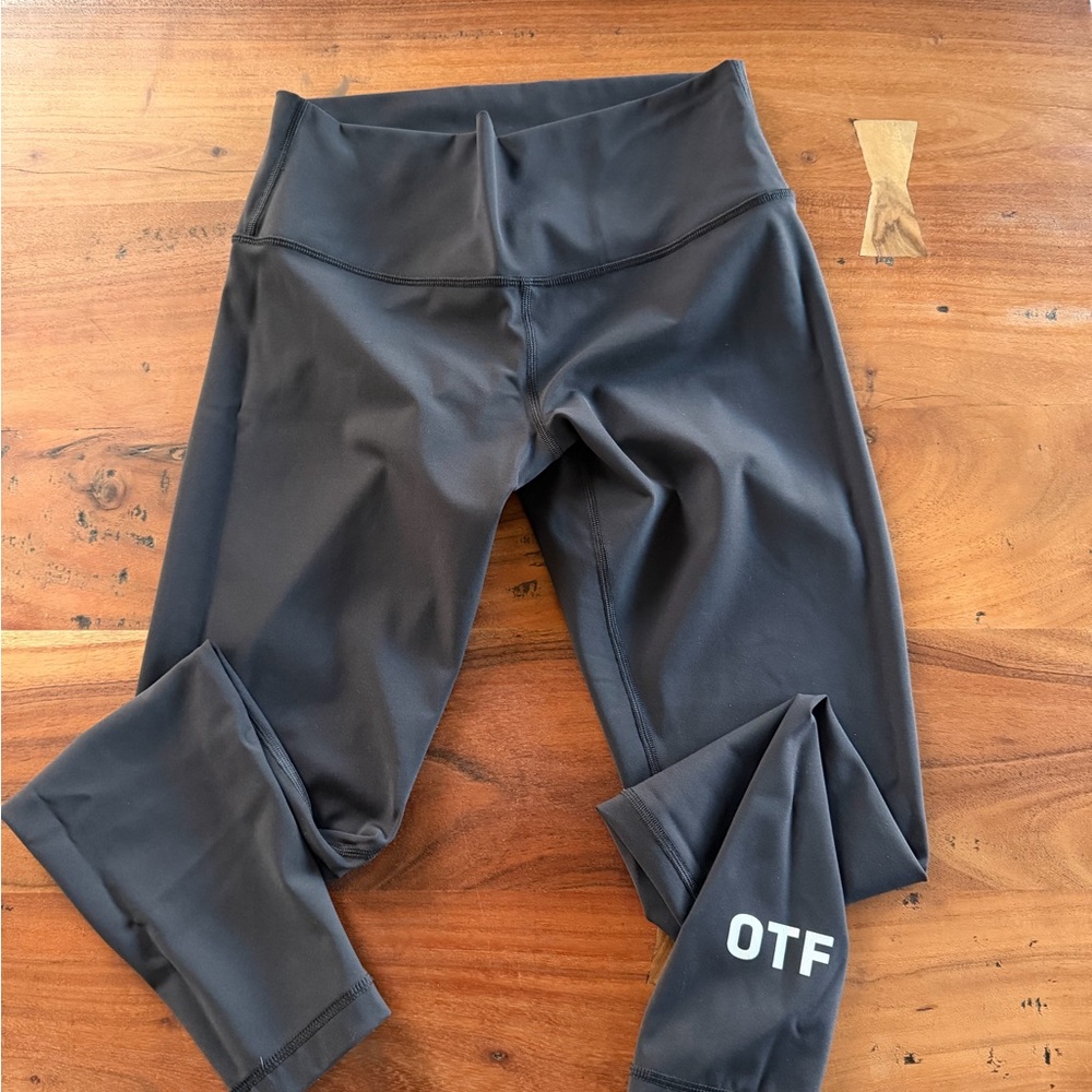OrangeTheory Lululemon Athletica Wunder Under Leggings with OTF Detail NWOT